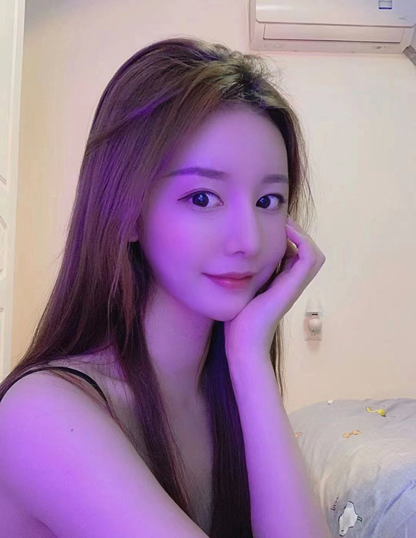 芝加哥伴游大学生